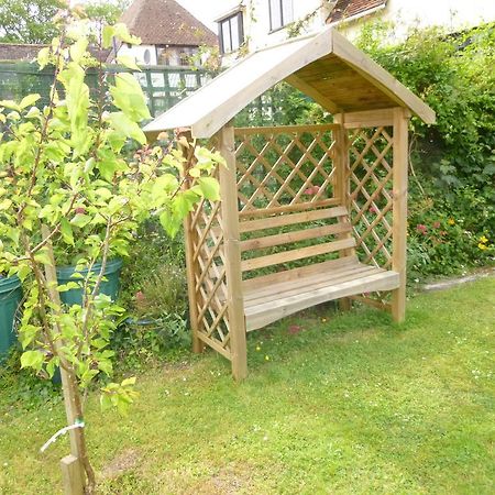 Church Hall Farm Bed And Breakfast Broxted Exterior photo