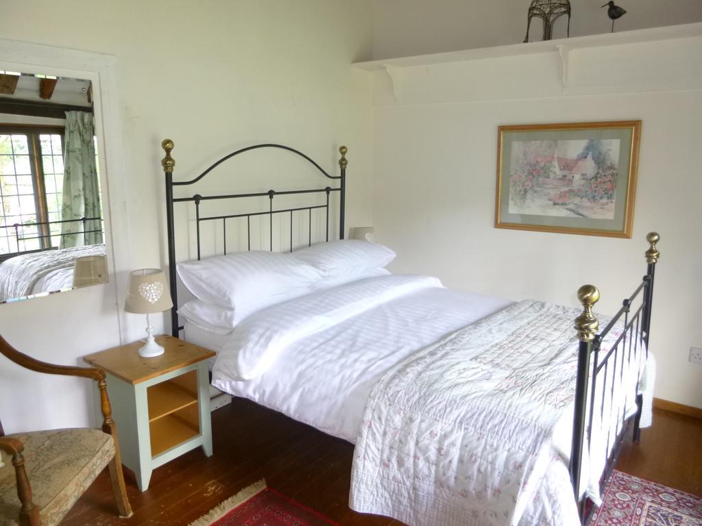 Church Hall Farm Bed And Breakfast Broxted Room photo