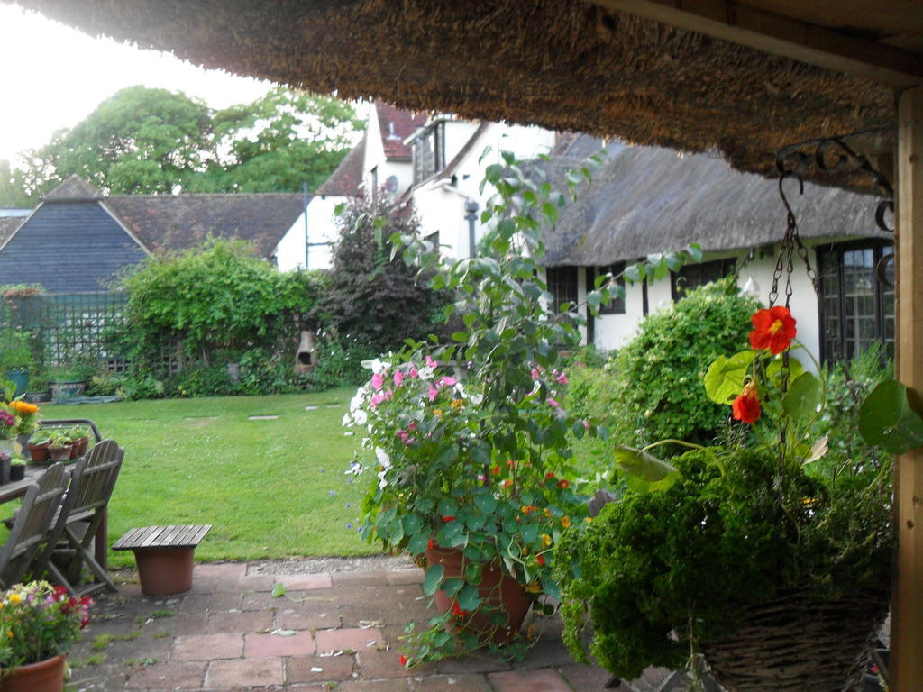 Church Hall Farm Bed And Breakfast Broxted Exterior photo